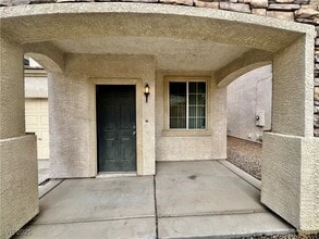 Building Photo - 1324 Sun Village Ave