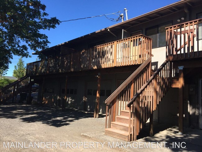 Building Photo - 8707-8737 SW Terwilliger Blvd