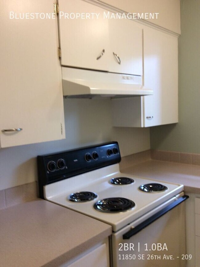 Foto del edificio - 2nd Floor 2 Bedroom - Great views of Kello...
