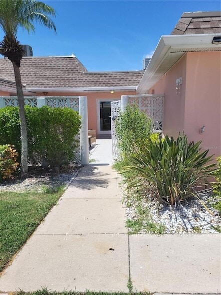 Foto del edificio - 555 Boca Ciega Point Blvd S