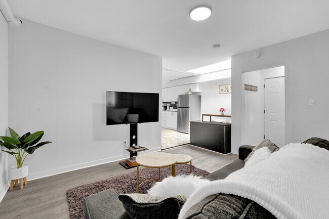 Photo du bâtiment - 1356 Wyandotte St E
