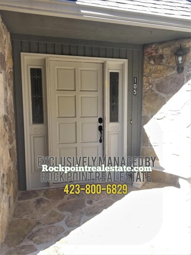 Foto del edificio - Stunning Townhome with Golf Course Views!