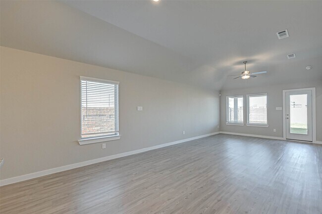 Foto del edificio - 8154 Royal Breeze Dr