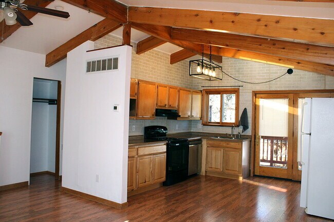 Foto del edificio - 1057 6th Street Ct
