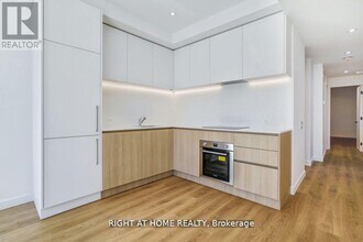 Building Photo - 1086 St Clair Ave W