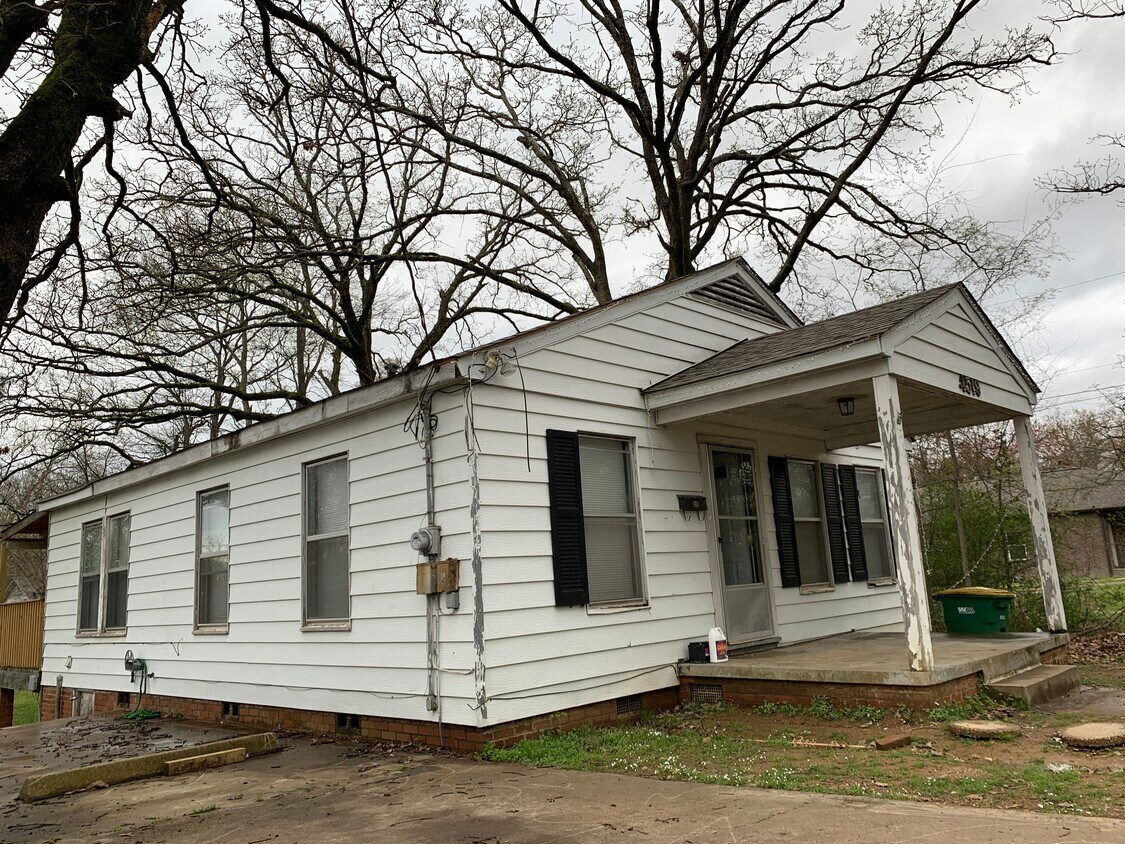 Building Photo - 4519 Schaer St