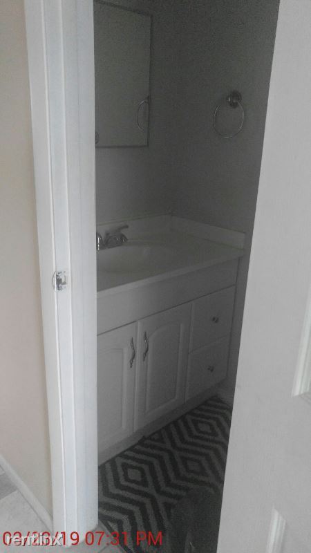 Building Photo - 2 br, 1.5 bath Townhome - 245 Debora Ct
