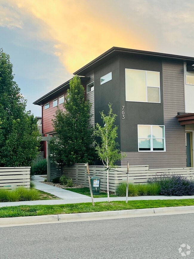 Building Photo - 763 Cristo Ln