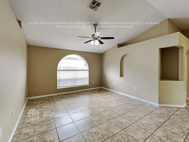 Building Photo - 543 Bent Oak Loop