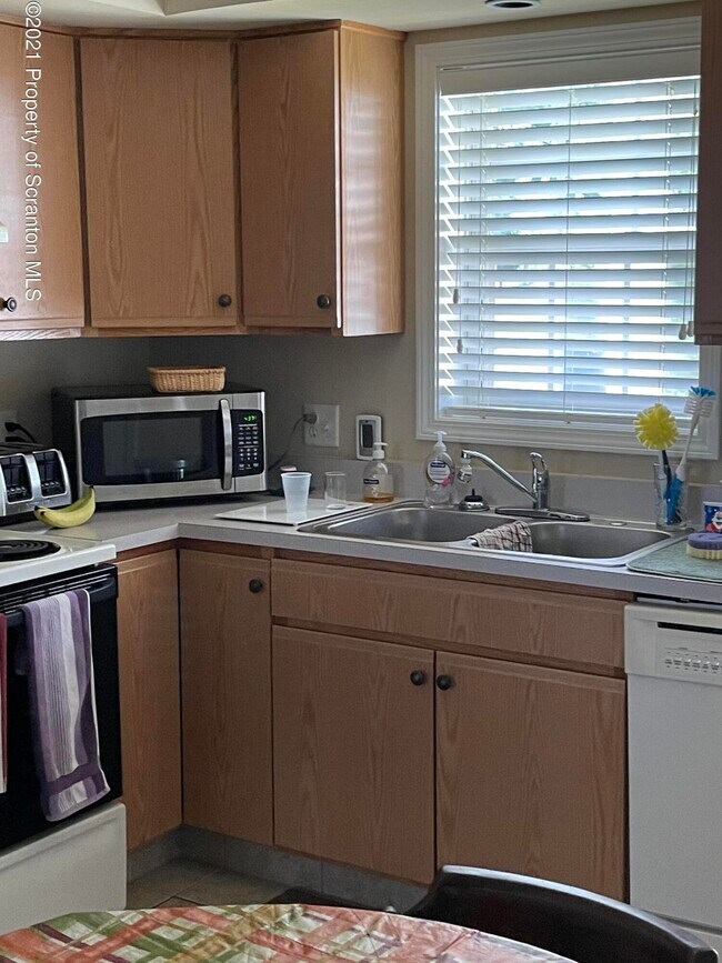 Foto del edificio - 652 Marion Ln