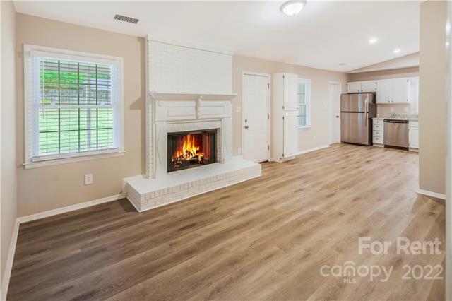 Building Photo - 214 Armstrong Dr