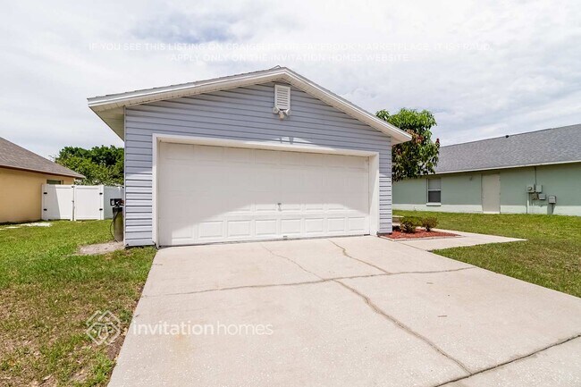 Building Photo - 9857 Red Clover Ave