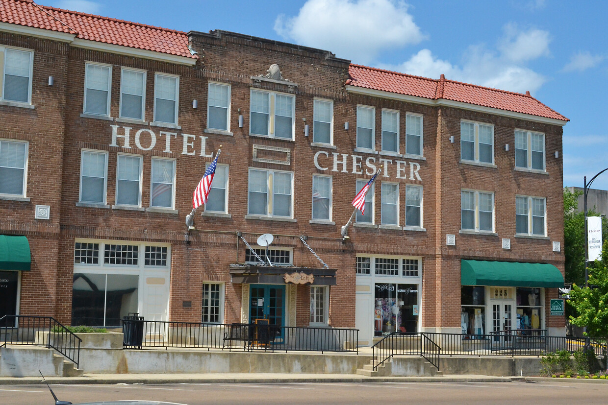 Hotel Chester Experior - 101 N Jackson St