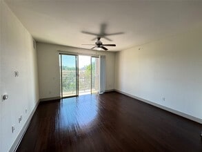 Building Photo - 145 Heights Blvd