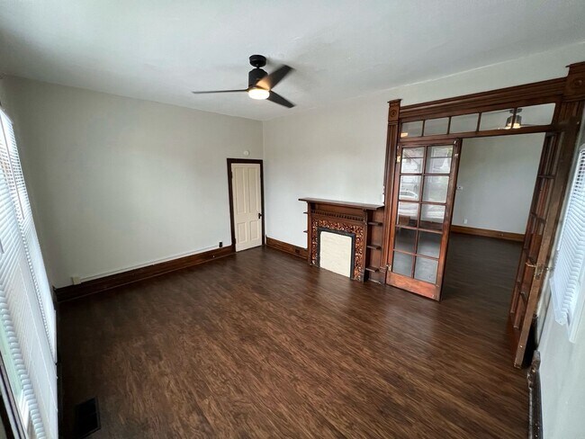 Foto del edificio - 700 W Powers St