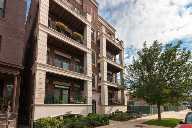Building Photo - 3021 N Southport Ave
