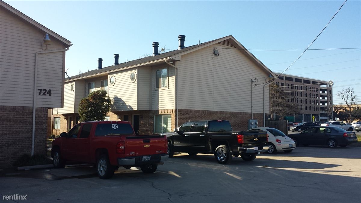 724 S Welch St Unit Apt 7, Denton, TX 76201 Condo for Rent in Denton