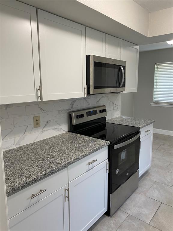 Building Photo - 2623 Summertree Dr