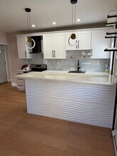 Building Photo - 17 Nichols St