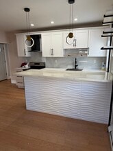 Building Photo - 17 Nichols St