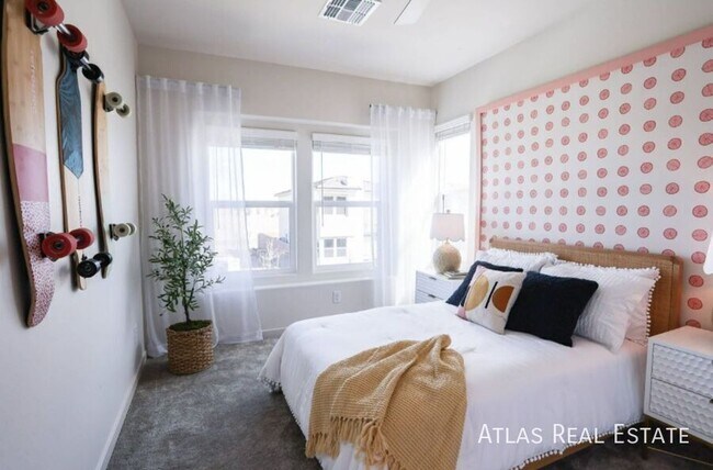 Foto del edificio - 2376 N 79th Pl