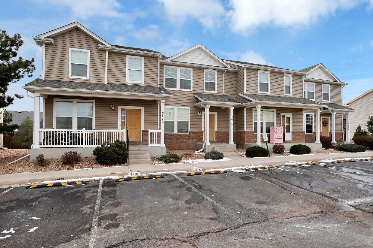 Primary Photo - Updated 2-Bed Townhome Just Minutes from F...