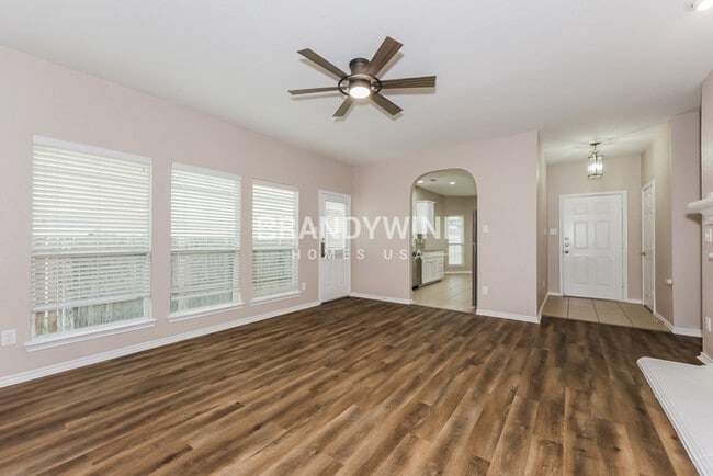 Foto del edificio - 14105 Silkwood Dr