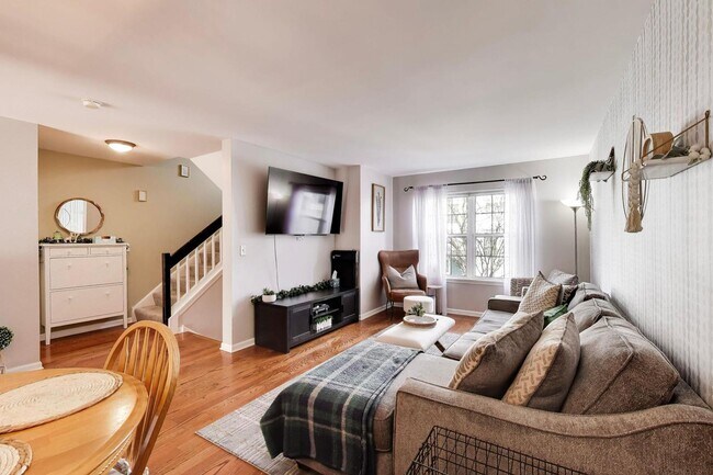 Foto del edificio - 590 Triumph Ct