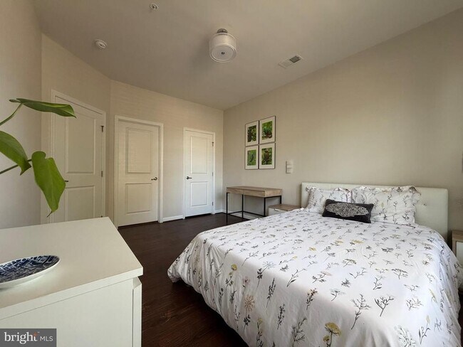 Foto del edificio - 43405 Southland St