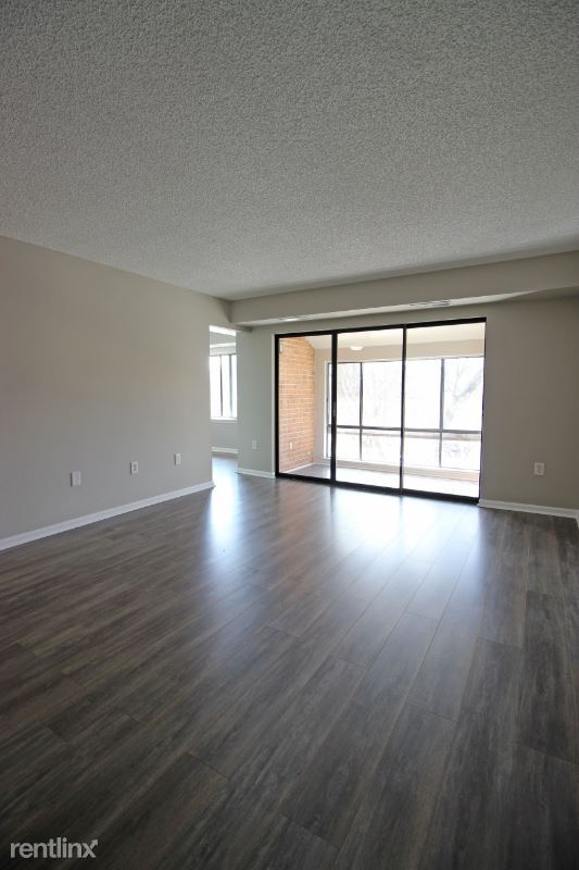 Foto del edificio - 10208 Bushman Dr