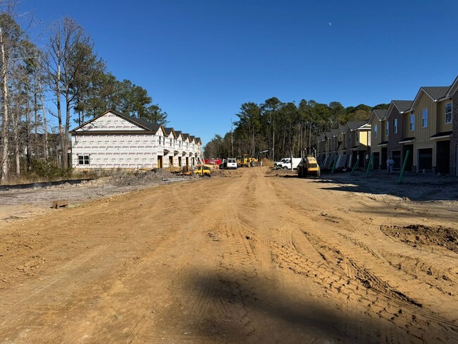 Building Photo - Twin Oaks