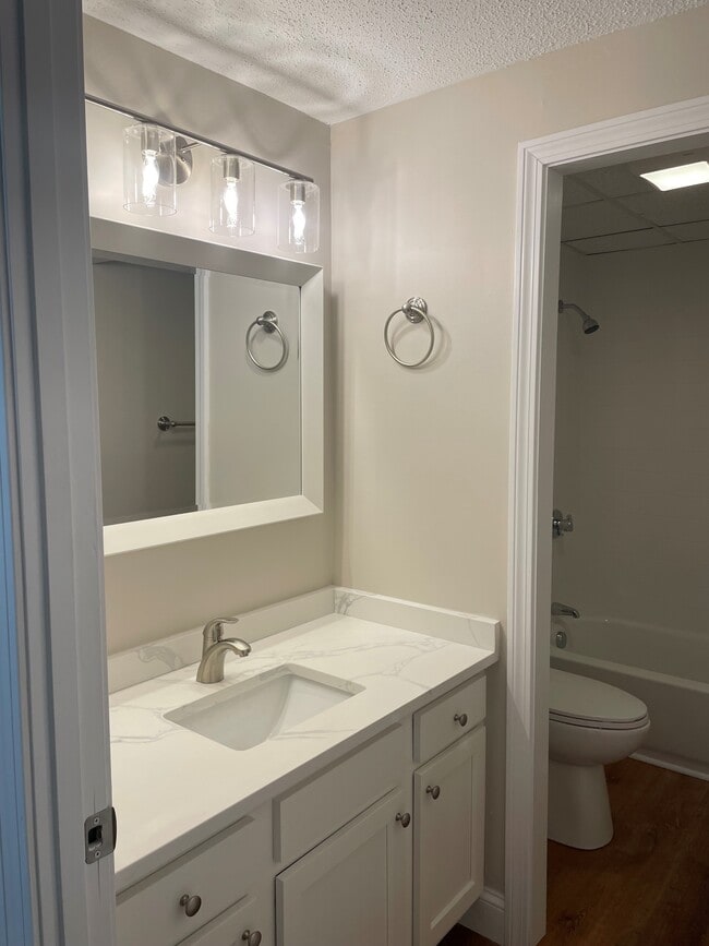 Building Photo - Bainbridge Apartment Homes