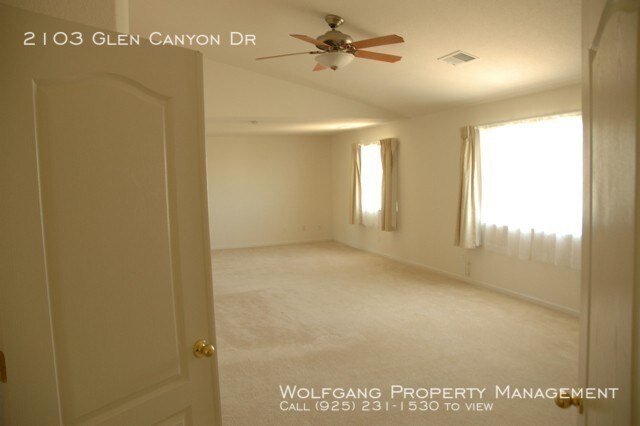 Building Photo - 2103 Glen Canyon Dr