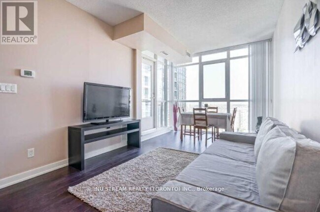 Photo du bâtiment - 4070 Confederation Pkwy