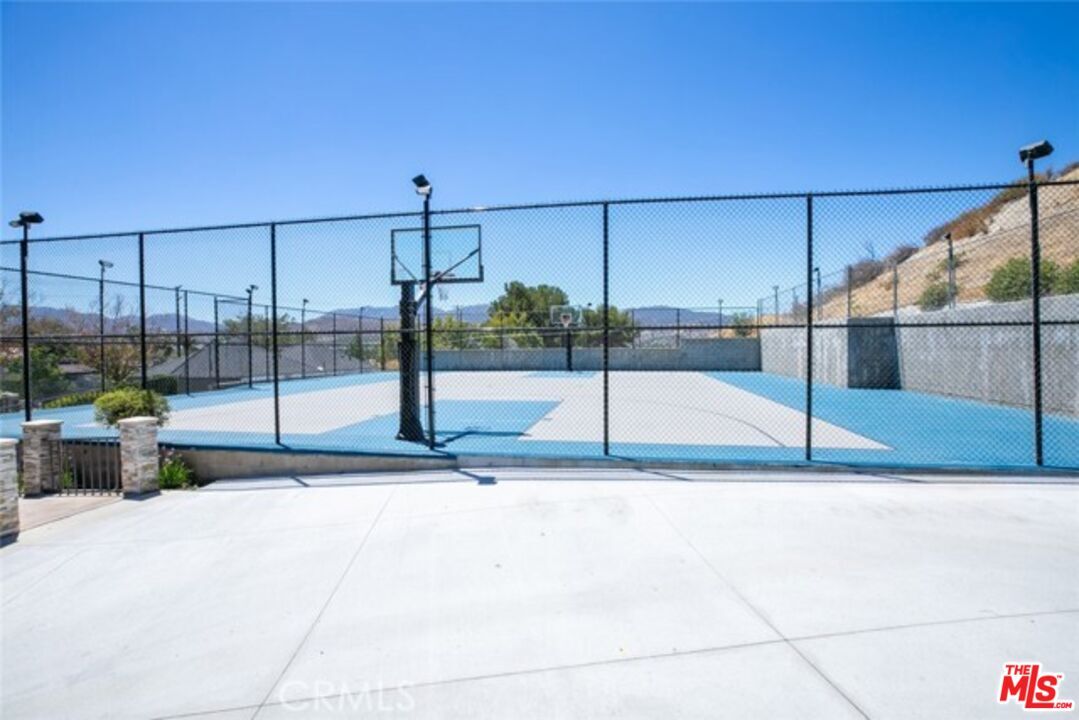Foto principal - 18209 Sierra Hwy