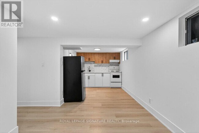 Building Photo - 297 Kennedy Rd
