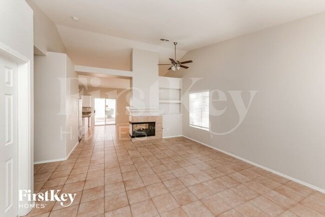 Foto del edificio - 3016 Myrtle Creek Ct