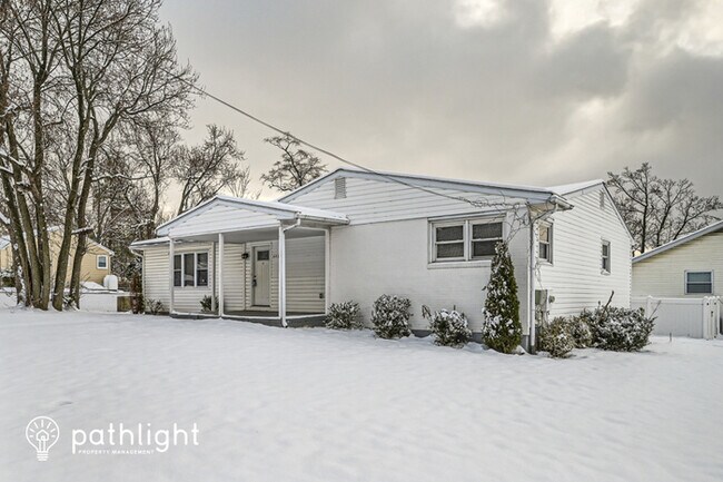 Building Photo - 6410 Oak Street