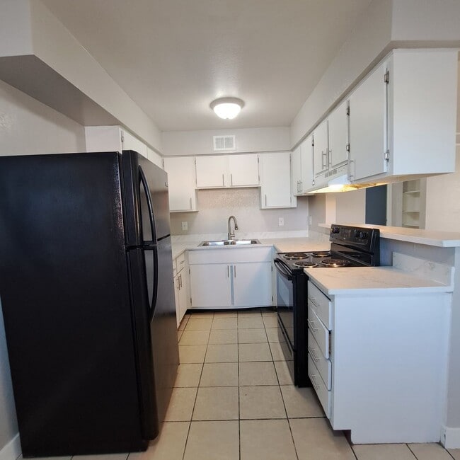 Building Photo - 4260 N Vornsand Dr