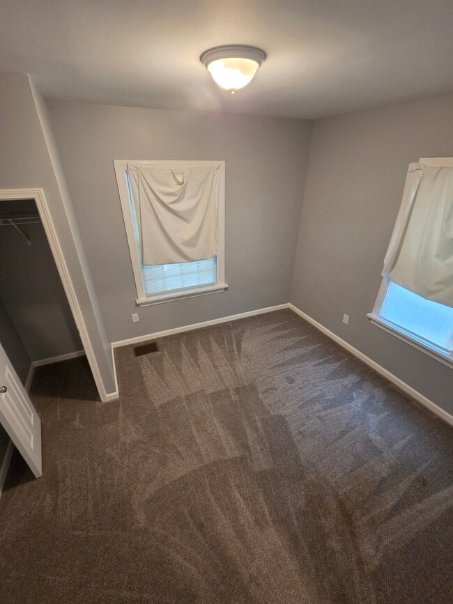 Bedroom 1 - 276 Parkway