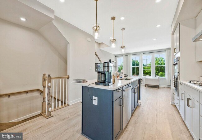 Building Photo - 2820 Dart Dr