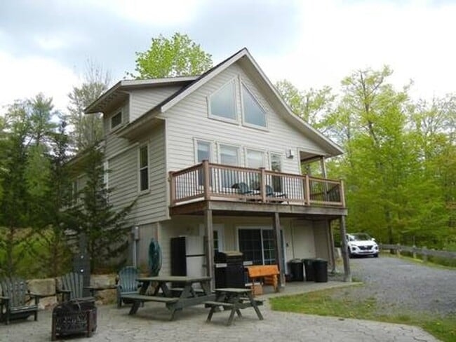 Building Photo - 49 Nichols Rd
