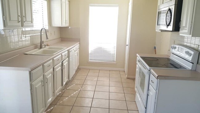 Building Photo - 10423 Tenneco Dr