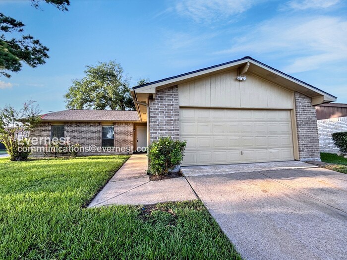 Foto principal - 5503 Canyon Forest Dr