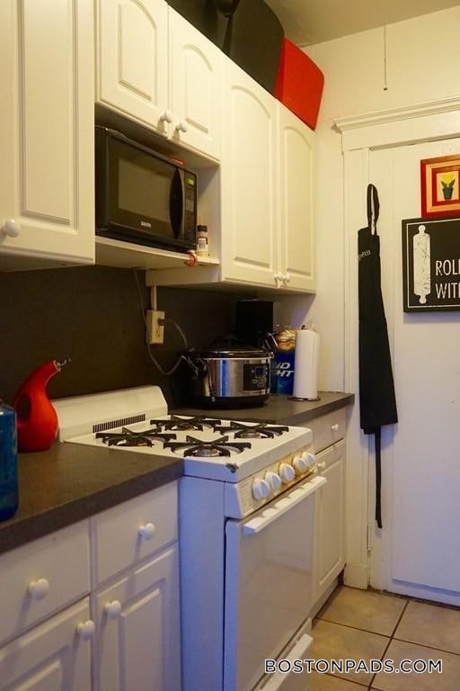 Building Photo - 121 Park Dr