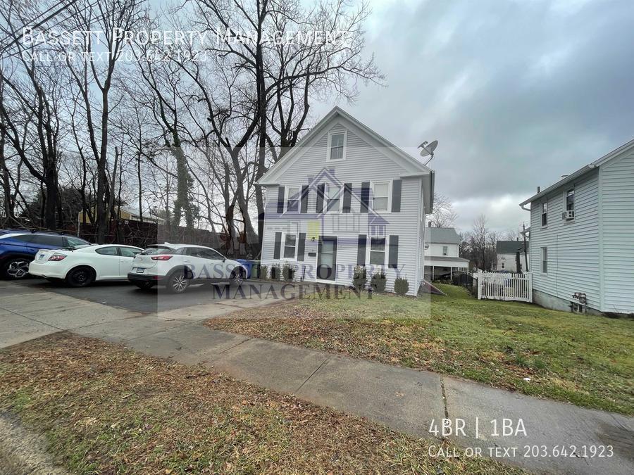 40 Chestnut St Unit 1st Fl, Middletown, CT 06457 Room for Rent in