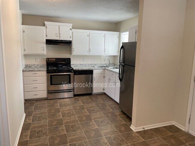 Building Photo - 2121 Kenton St