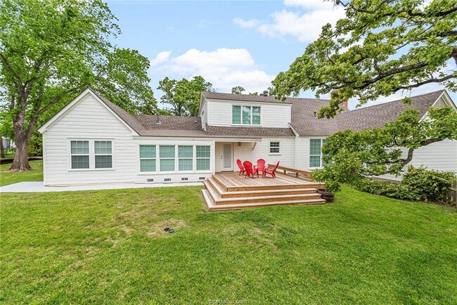 Building Photo - 502 E Brookside Dr