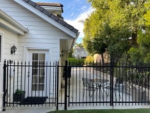 Building Photo - 863 Deer Willow Ct