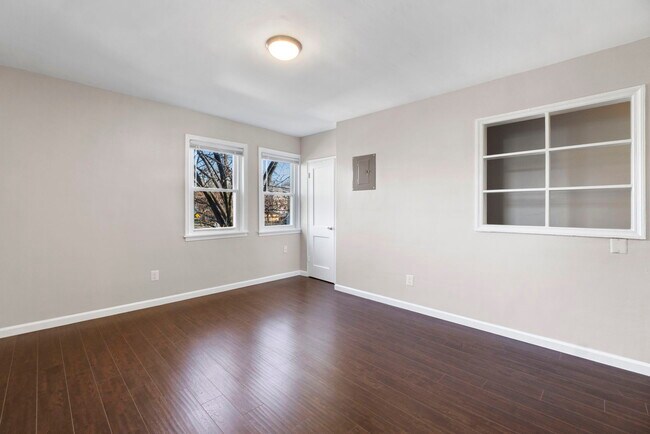 Building Photo - 1104 49th St NE